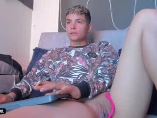 aron739_