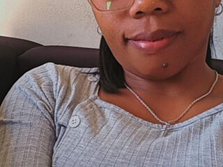 Aicha_boobs