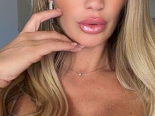 Yourhotqueeen