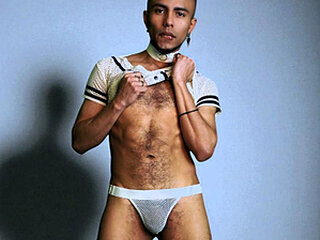 Kinky_boy64